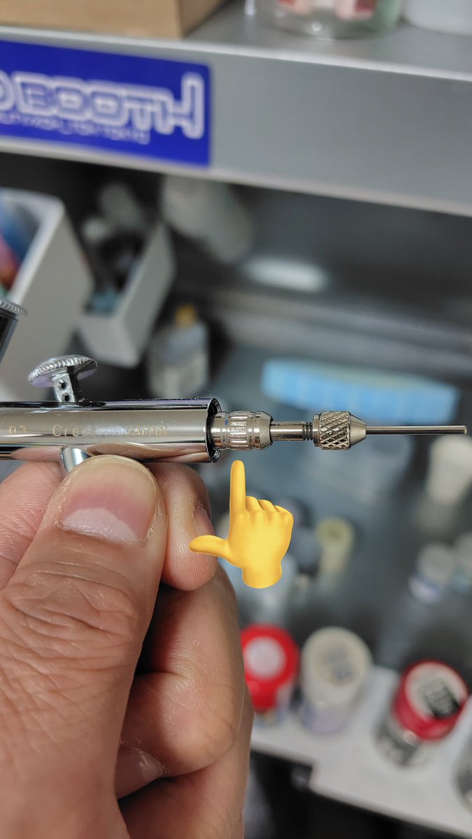 naraikana's tweet image. コイツ
ニードルスプリングケースって言うんだけどこれ緩めるとレバーの引きが軽くなると言うのをだのんさんに聞いて驚愕した
スプリング締め込んでるんだからそりゃそうなんだが脳筋で全締めでつかってましたねw
現状困ってないから調整しないと思うけど知識としてはあってもよい