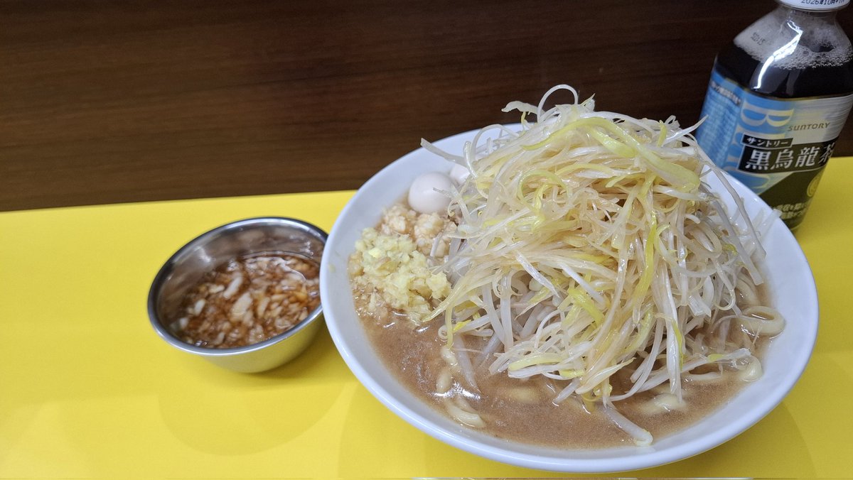 昨晩食べたのにまた食べたく朝ごはん抜い　#豚が１番 ☆脂が2番さんで昼ごはん🍜

１番セット(ポン酢おろし)
ヤサイ少なめニンニク普通アブラ抜き

毎度旨くて最高です👍️
全部がどストライク💘
2日連チャンで完飲は……さすがに我慢😣。
ご馳走さまでした🥚🐽🙇