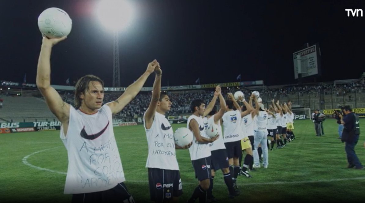 TVN's tweet image. ⚽️#Deportes 

La heroica campaña en la quiebra de Colo Colo

Sintoniza TVN para ver 'Eterno' 📺

📡En vivo: