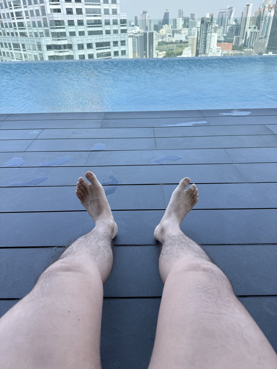 kkj88bkk's tweet image. Sunday Chilled 👣