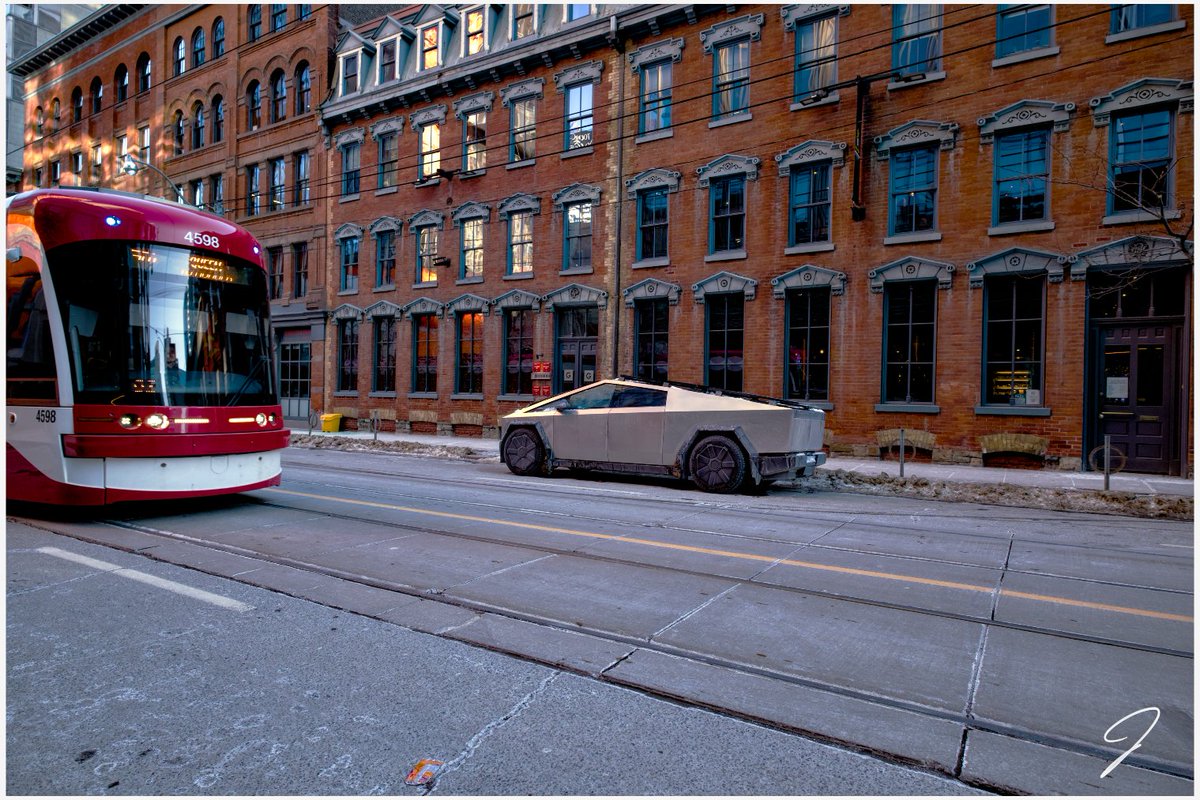 PYRAMID_BUILDER's tweet image. Tesla has made the worlds greatest vehicle you dumb fucks....it's basic science.