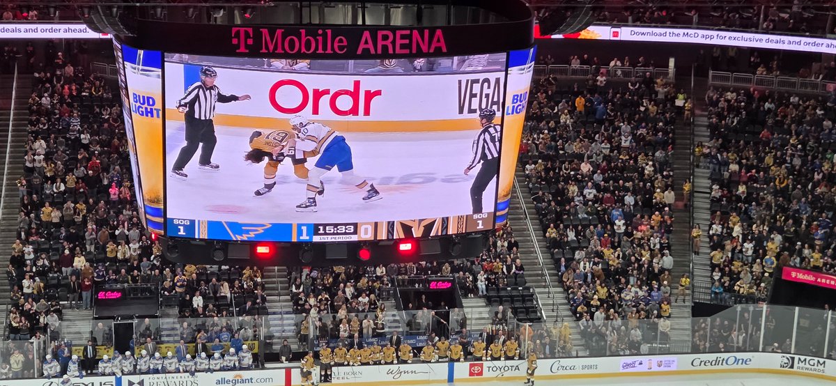 FairwayJay's tweet photo. Early #STLvsVGK game, captain Mark Stone put a heavy hit on Blues def #6 Philip Broberg along boards, & he left game up tunnel. STL captain #10 Brayden Schenn took exception minutes later & dropped gloves with Stone, his former juniors teammate. Fight & hockey Knight in Vegas! https://t.co/ZaQjcWhU3x