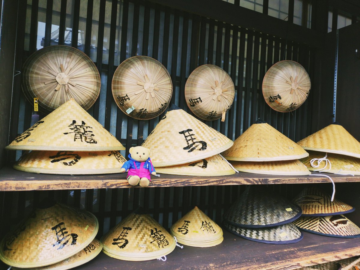 rytalks's tweet image. 今日の午前中の中山道の馬籠宿の様子
雪がちらついたり、晴れ間がのぞいたり😅