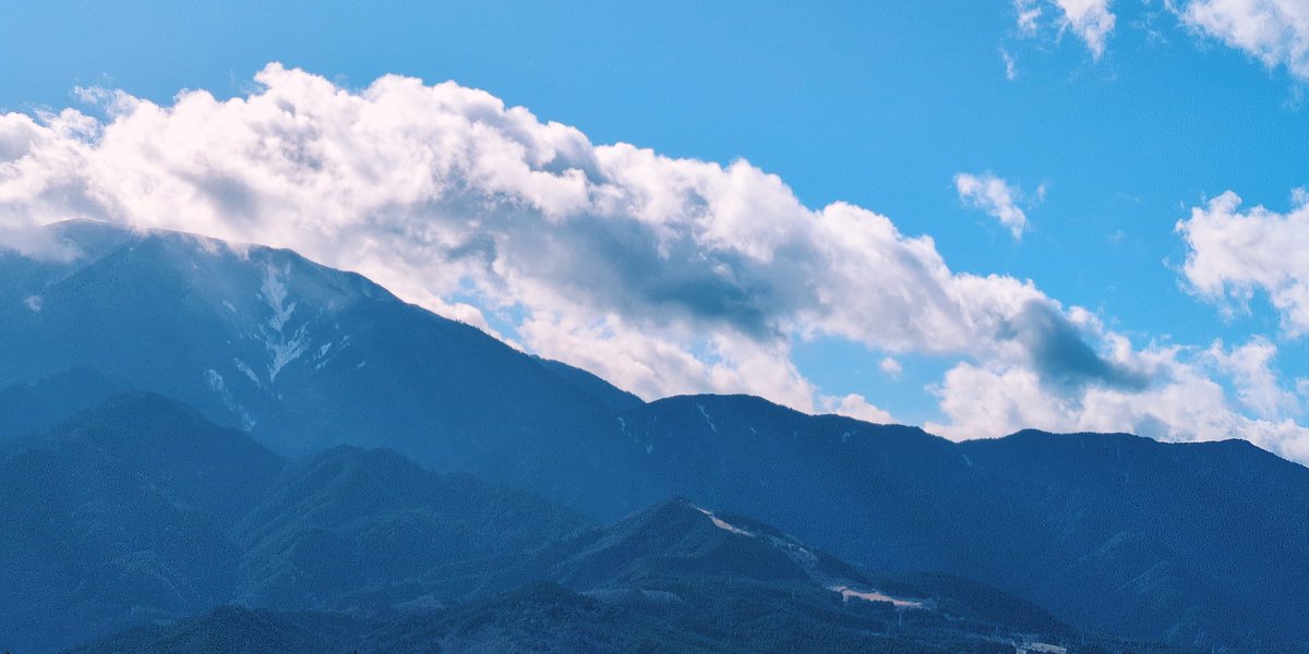 rytalks's tweet image. 今日の午前中の馬籠宿のはずれから馬籠峠までの様子
ちらっと恵那山
途中から天気が悪化
吹雪いて来たので、馬籠峠でハイク終了、バス乗車😅