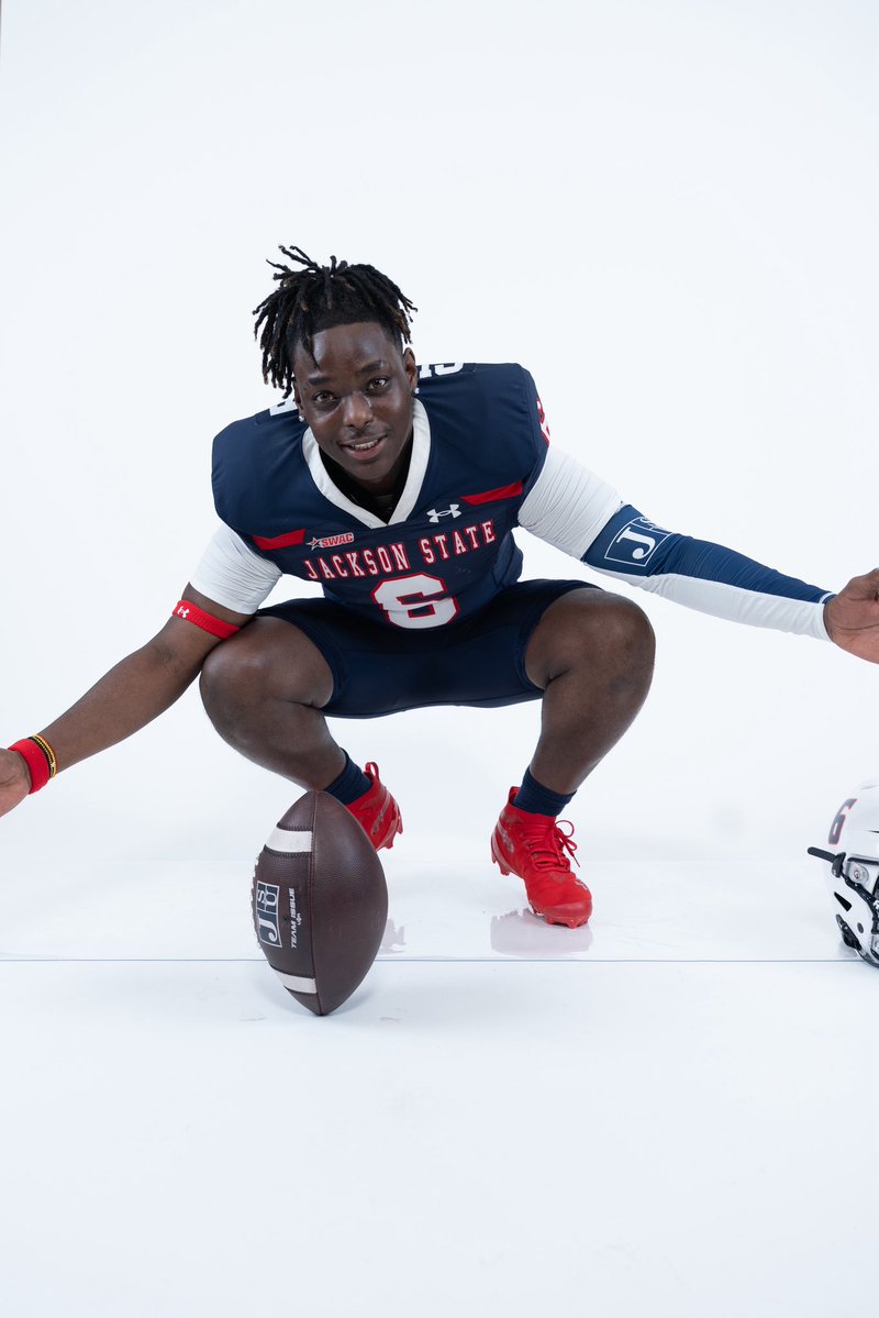 TebyasaRashdan's tweet image. London ✈️ Jackson💙… I’m HOME! Thank you God✝️ #TheeStandard #ReloadNotRebuild @CoachTaylor010 @gojsutigersfb @KC1400mg @kc1400collectiv @TheRealJavJones