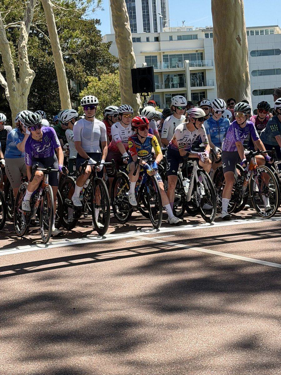 Start of the Women’s U23 and Elite Road Race.  🇦🇺 #RoadNats26