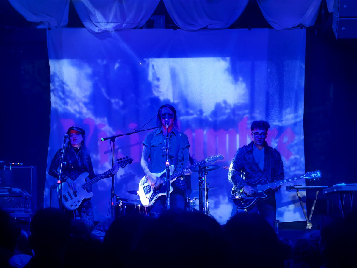 Reactivando mis vivencias sonoras. ✨

La primera banda en vivo de este año #vicedumbre 👏 <a href="/ForoIndierocks/">Foro Indie Rocks!</a> #musicaenvivo #dark #punk