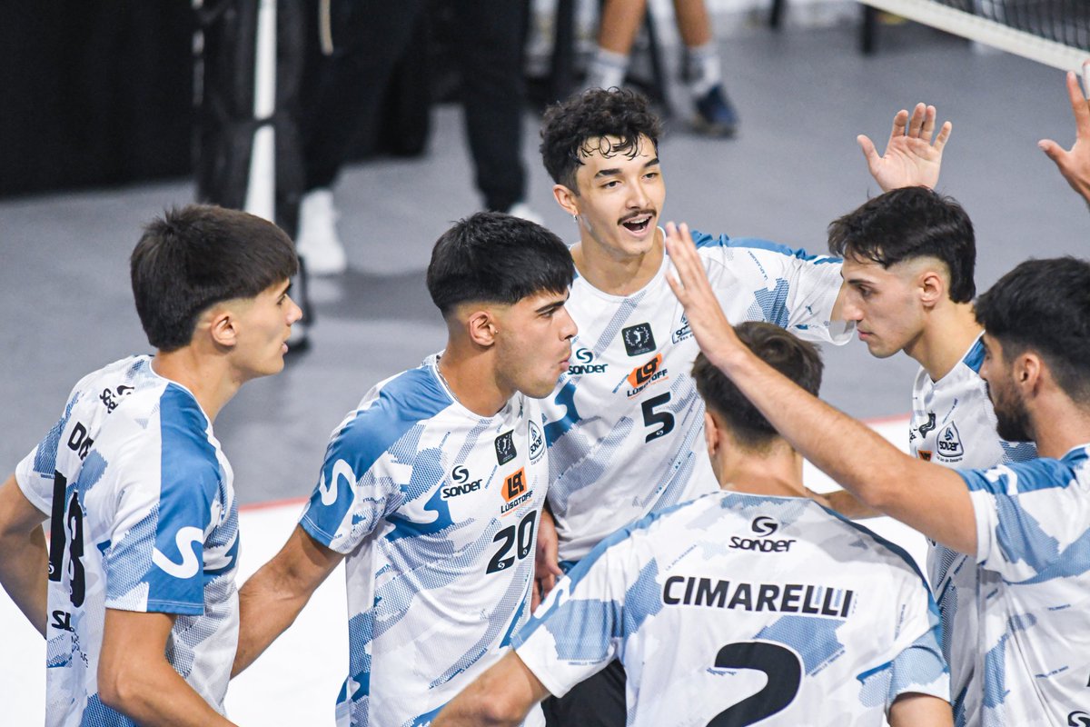 Voley_FeVA's tweet photo. 🏐 ¡Segunda jornada con triunfo de Echagüe, Rowing, Ferro, Estudiantes, Sonder y Normal 3 en la #LNVM Copa Lusqtoff 🔥!

👉 Los equipos rosarinos ganaron 3-0

👉 Paraná también tuvo doble festejo 3-1 ante los sanjuaninos 

👉 Ferro ganó en el único tie break y ganó Estudiantes https://t.co/ma2clExijT