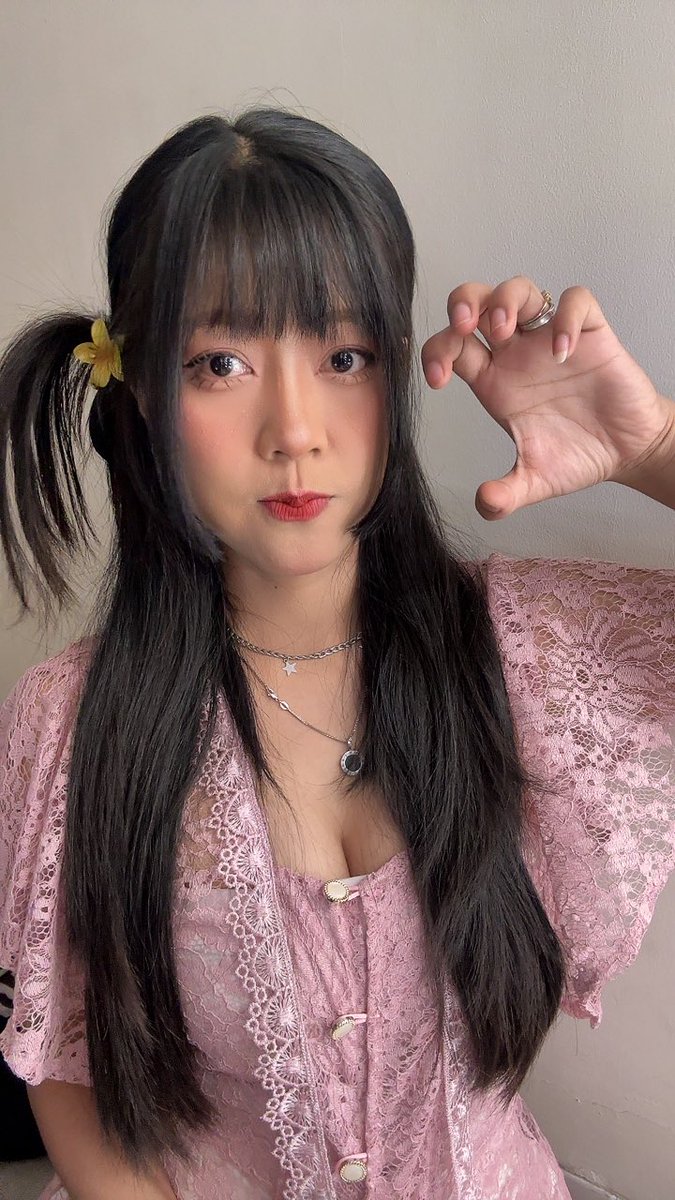 Hbd acuuu walau kelewat sehari di x wkwk