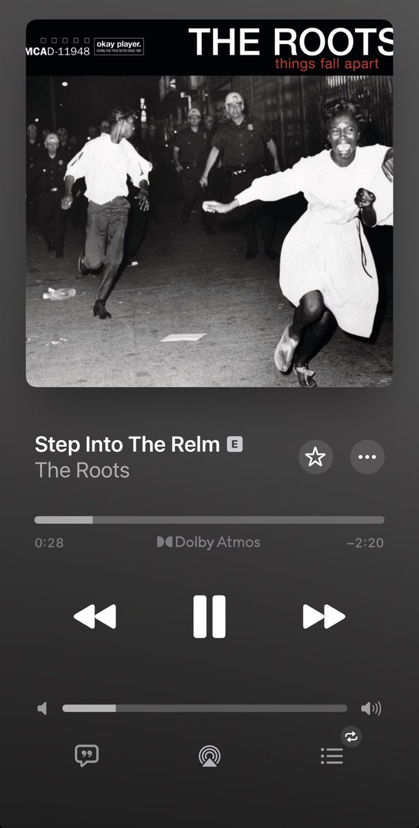 Things fall apart - The Roots 昔聴いた時はなぜかあんまピンと来なかったけど、今聞くと素晴らしいアルバムだ。