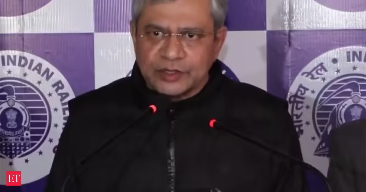 procrastinell4's tweet photo. Indian Railways gears up for a tech revolution in 2026, introducing AI, safety innovations, and new train services including Vande Bharat Express Sleeper!   https://t.co/F2seQkBgKd https://t.co/mocfOYV2HM