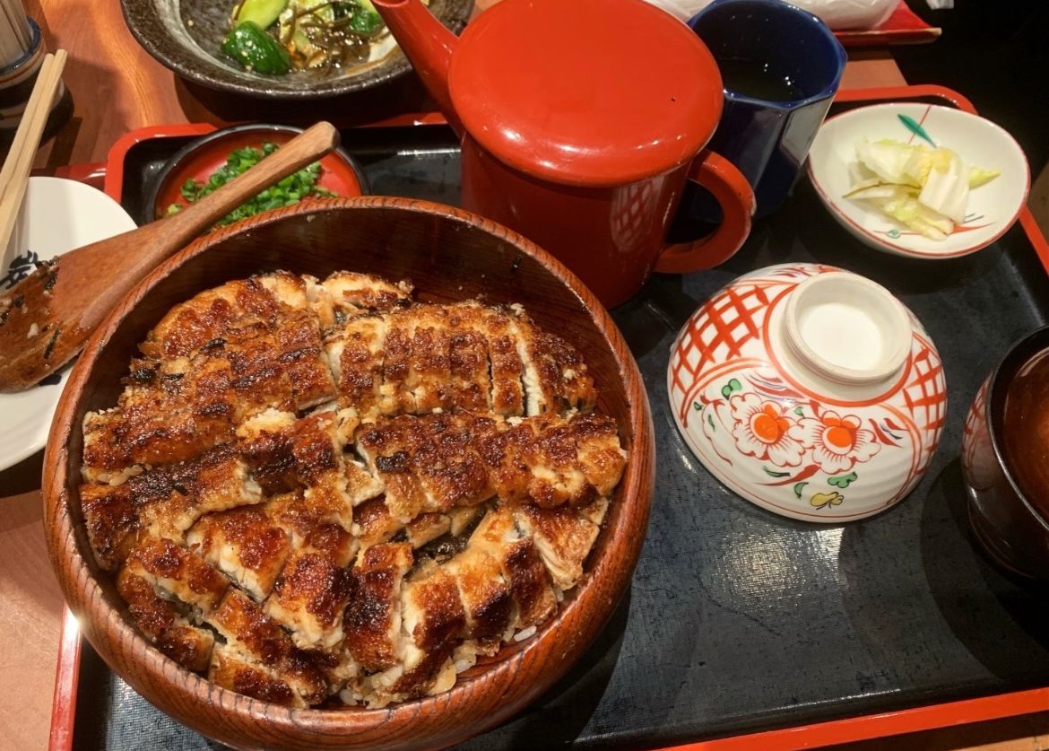 今日のランチはうな重🐟✨ 二人でシェアしたらもっと幸せになれるかも…💖