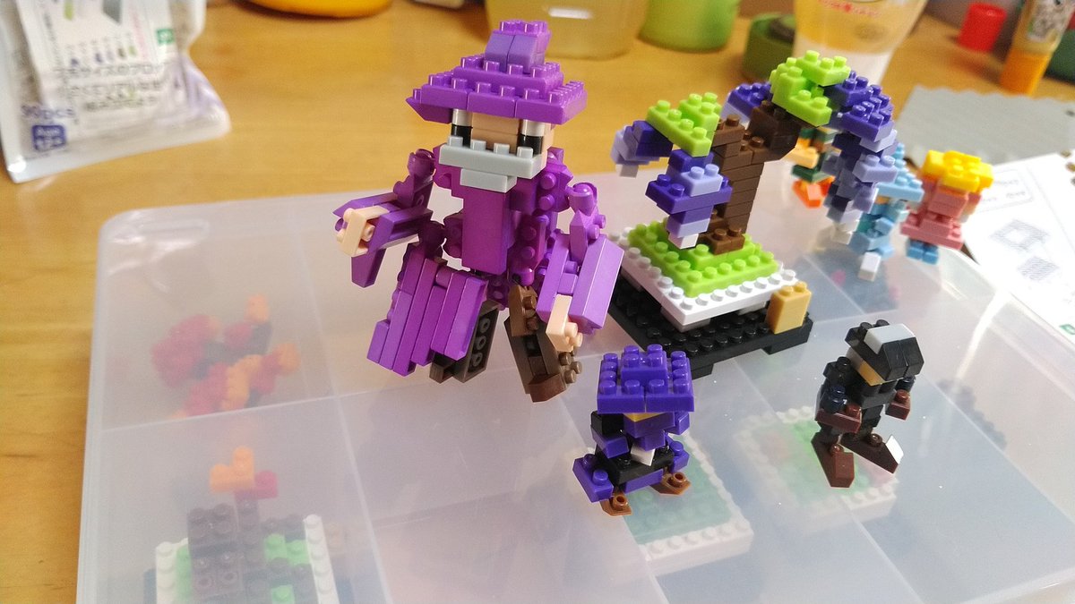 新色のパープルの方が青みが強いな… (エヴァパープル)って感じ。ライム