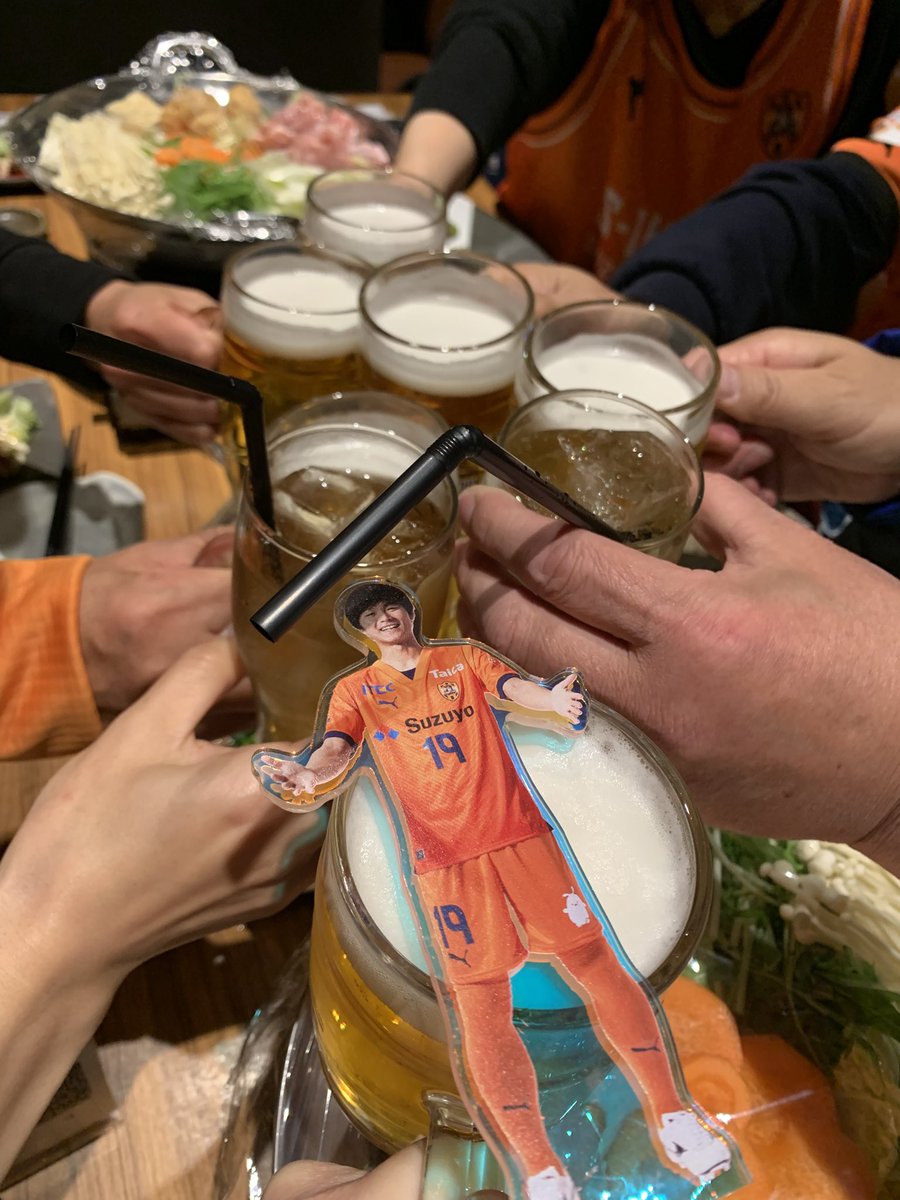 サポサンからの新年会🍻⸝⋆͛*
すみません、飲みすぎて二次会の記憶殆どないです😇
(実は三次会のカラオケまで行きました)
二日酔いで動けません😇