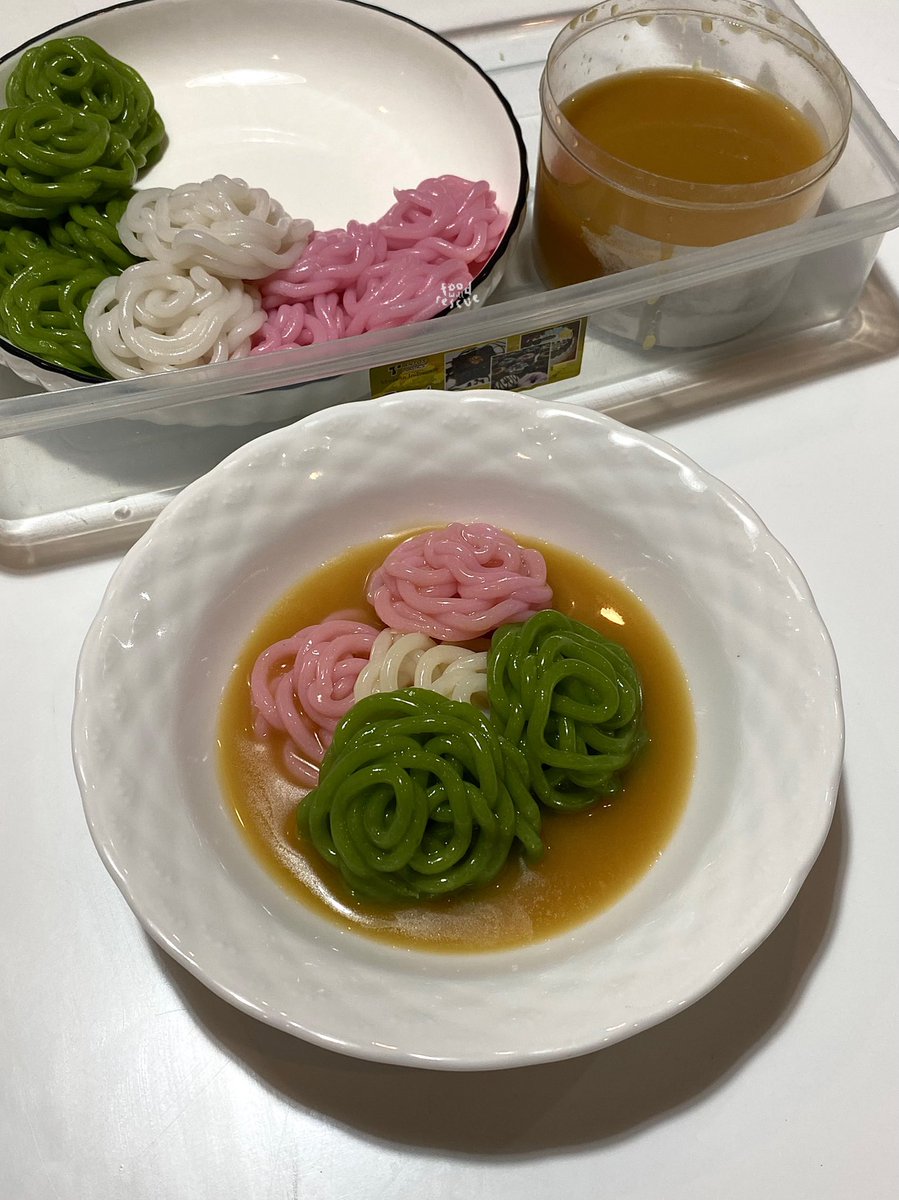 foodwillrescue's tweet image. bunda tuh gak cuma jago bikin risol tapi putu mayangnya pun cantik pol 🤤✨👍🏻