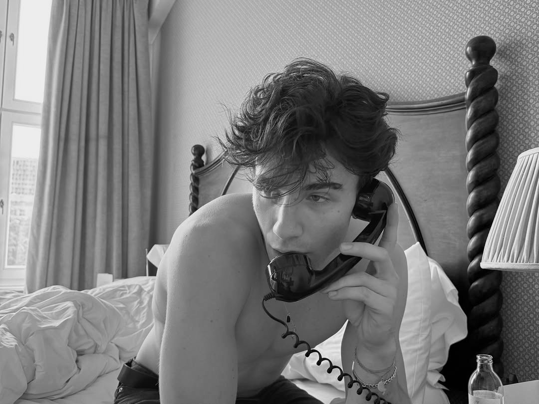 etventide's tweet image. Sunday said do nothing, so I ordered pizza and listened.