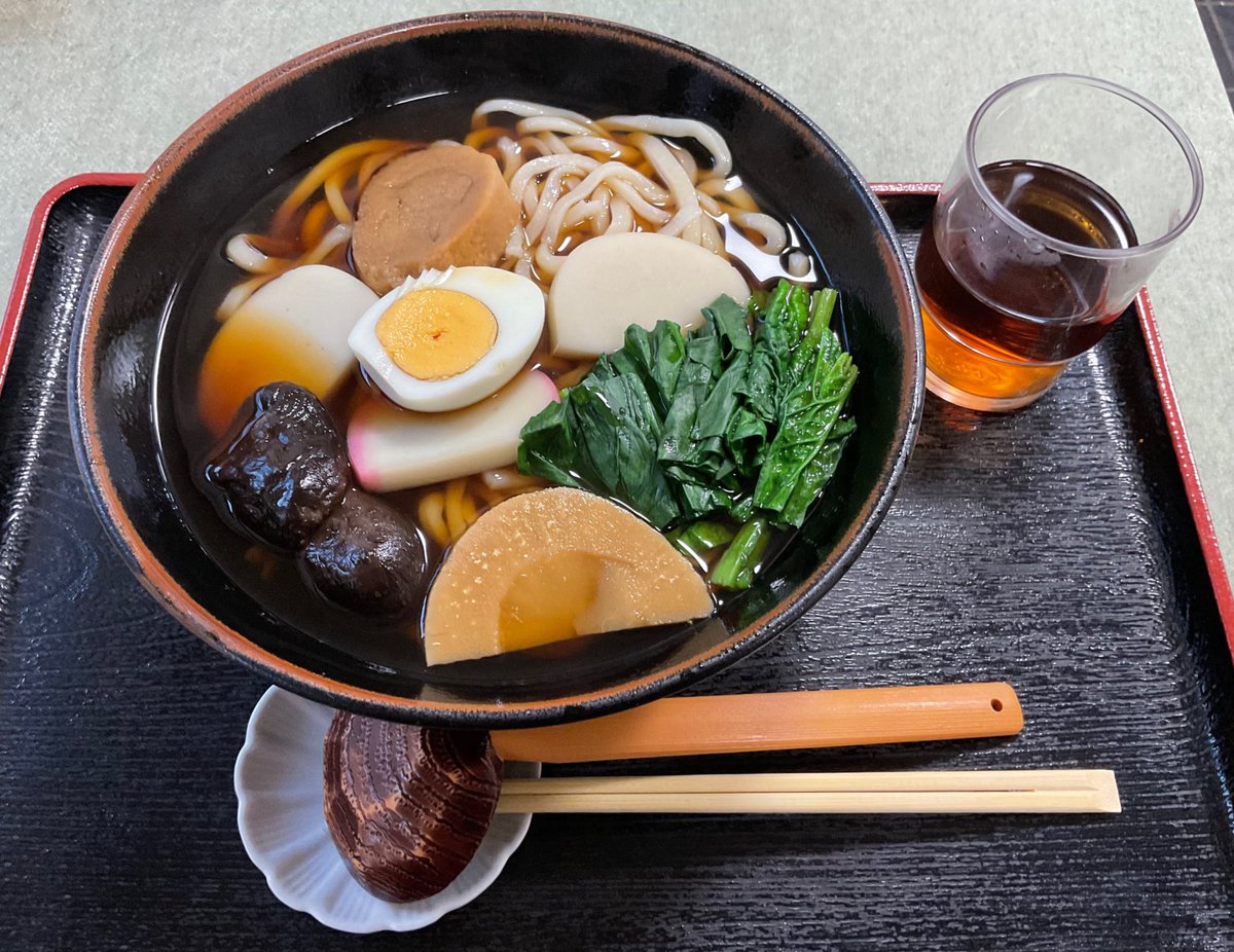 hr_danna's tweet photo. 散歩がてらのランチ🍽️
おかめうどん大　しみわたりましたわぁ😋

#運ど運屋　#大船 https://t.co/6FhR1vWYBL
