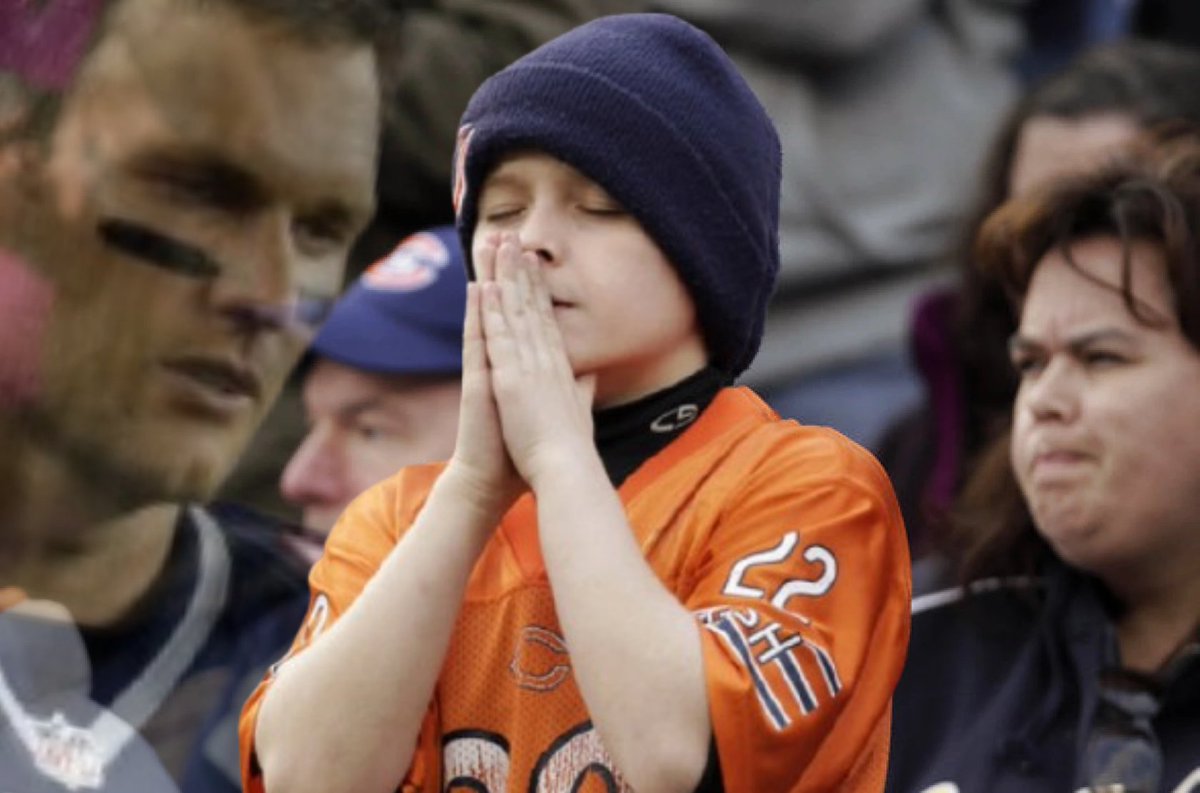 Green Bay Packers lead in the first half.

Chicago Bears fans:
"God, let Tom Brady descend upon us"