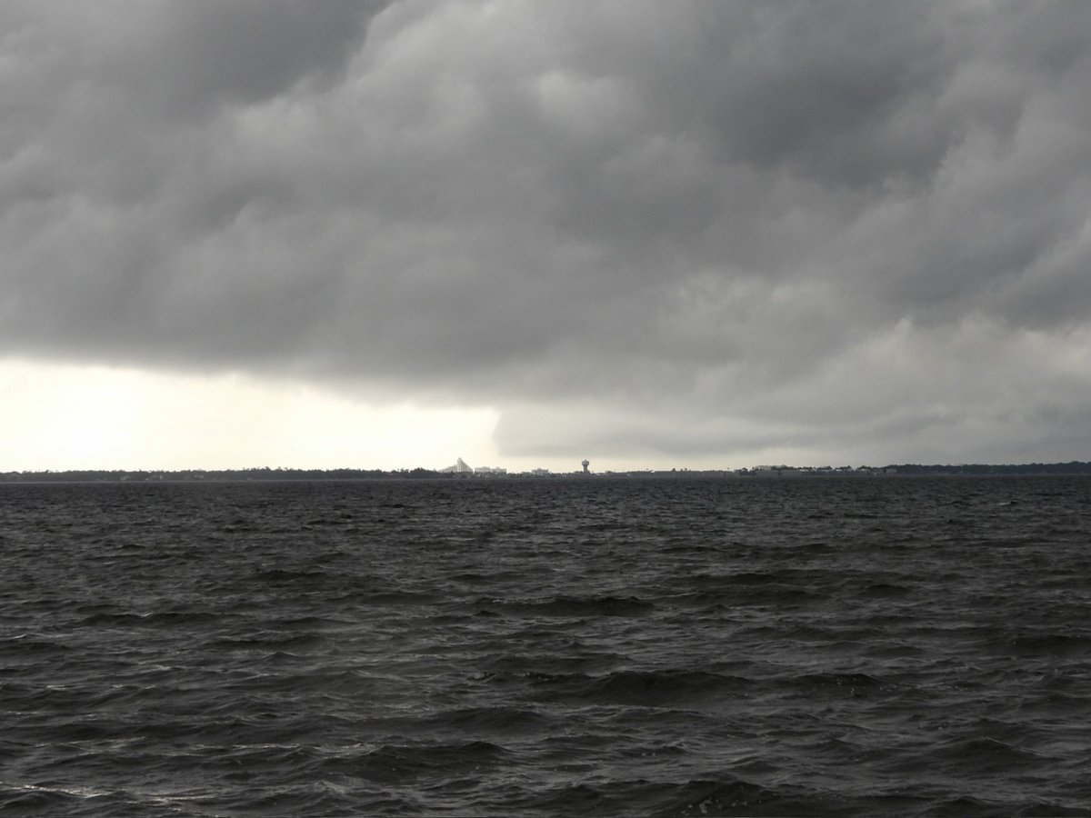 TonySides's tweet photo. Perdido Bay this afternoon @spann https://t.co/qXtig9QtaL