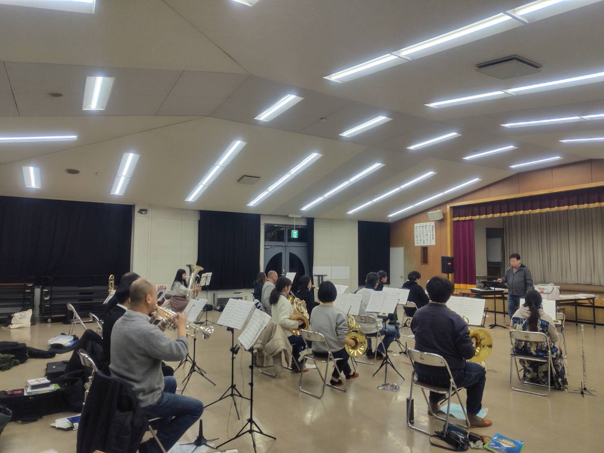 T_Winds_info's tweet photo. 2026年初めての練習を行いました。2026の演奏活動へ向け昨年12月に決めた今年一年に演奏する曲の大初見大会を開催。メンバー全員、新しい曲にチャレンジしつつ、和やかな雰囲気でスタートしました。今年も伝わる演奏を目指して努力します。今後行われる各イベントや演奏会を楽しみにしていてください！ https://t.co/7RJwJYZRpR