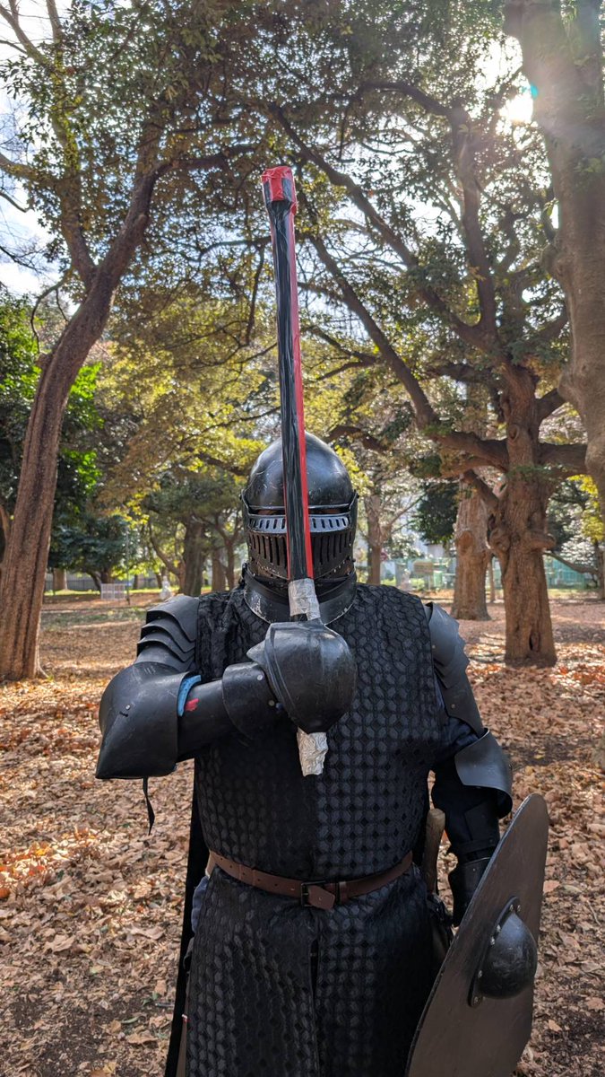 kannoke6's tweet image. オーダーメイドをお願いしてたサーコートを受領したんだけど、カッコよすぎて変な笑いが出る