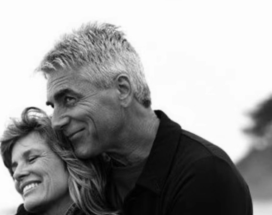 Estamos solteros porque buscamos el amor de los 90 en la generación del 2025 :)🖤