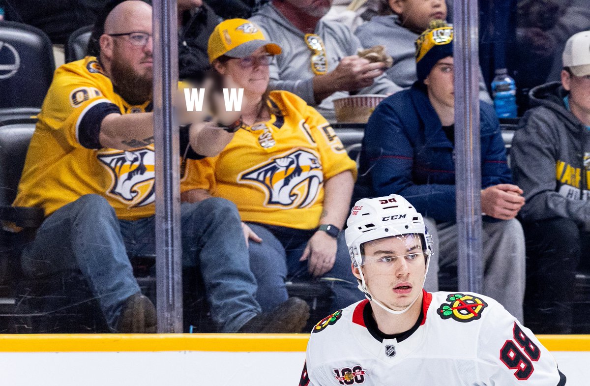 NHLBlackhawks's tweet image. jk had to stay up to watch the @ChicagoBears get the dub🐻⬇️

one for us✅ one for the Bears✅