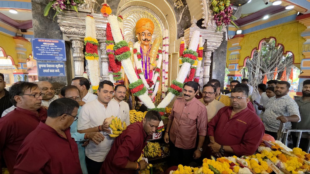 VijaiSardesai's tweet photo. Visited the sacred Dev Bodgeshwar and Shree Ghateshwar Devasthan temples in Mapusa on the occasion of the Annual Jatra.

These ancient temples, the guardian deities of Mapusa, have long stood as protectors of this vibrant commercial town, blessing devotees and fulfilling the heartfelt wishes of the faithful. Celebrating this auspicious day with the community was a profound reminder of the deep spiritual roots and unwavering faith that bind us together as Goemkars.

May the divine blessings of these holy sites bring peace, prosperity, and unity to every household in Goa.

.
.
#BodgeshwarTemple #GhateshwarTemple #AnnualJatra #FaithAndTradition #GoemkarPride