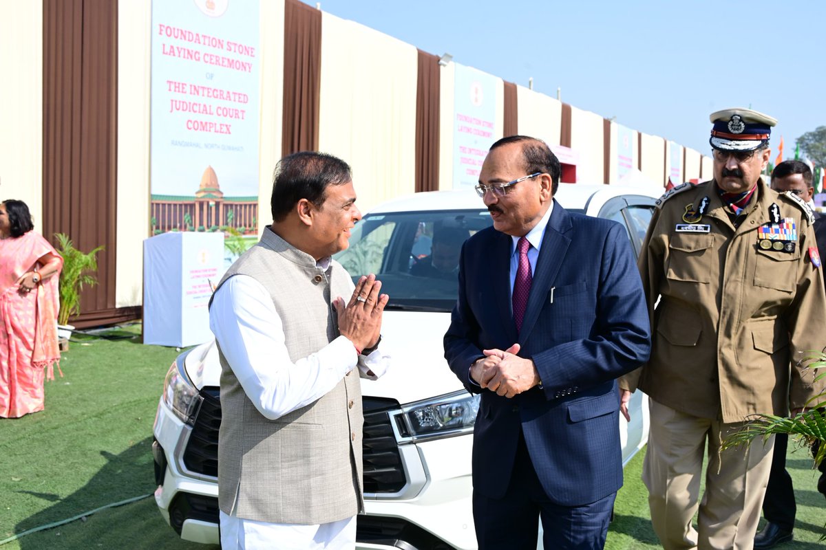 himantabiswa's tweet photo. I joined Hon'ble Justice Surya Kant, Chief Justice of India and other distinguished dignitaries in laying the foundation stone of the Township which will be built at ₹478+ cr and be a place befitting of the stature of the august institution. https://t.co/CiREpYhP5z