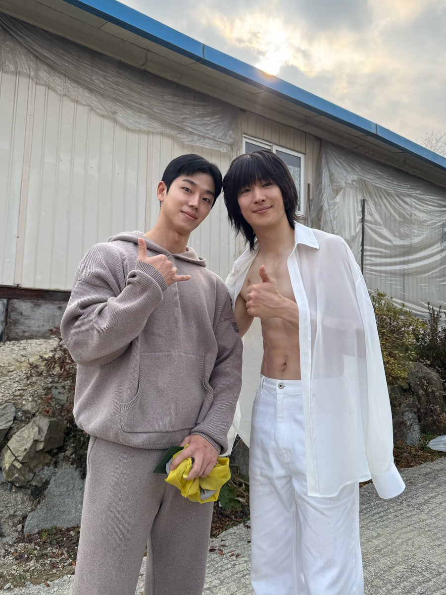 simpforjehoon's tweet photo. LEE JEHOON WHAT ABOUT MY SANITY https://t.co/eGeGdLzd0m