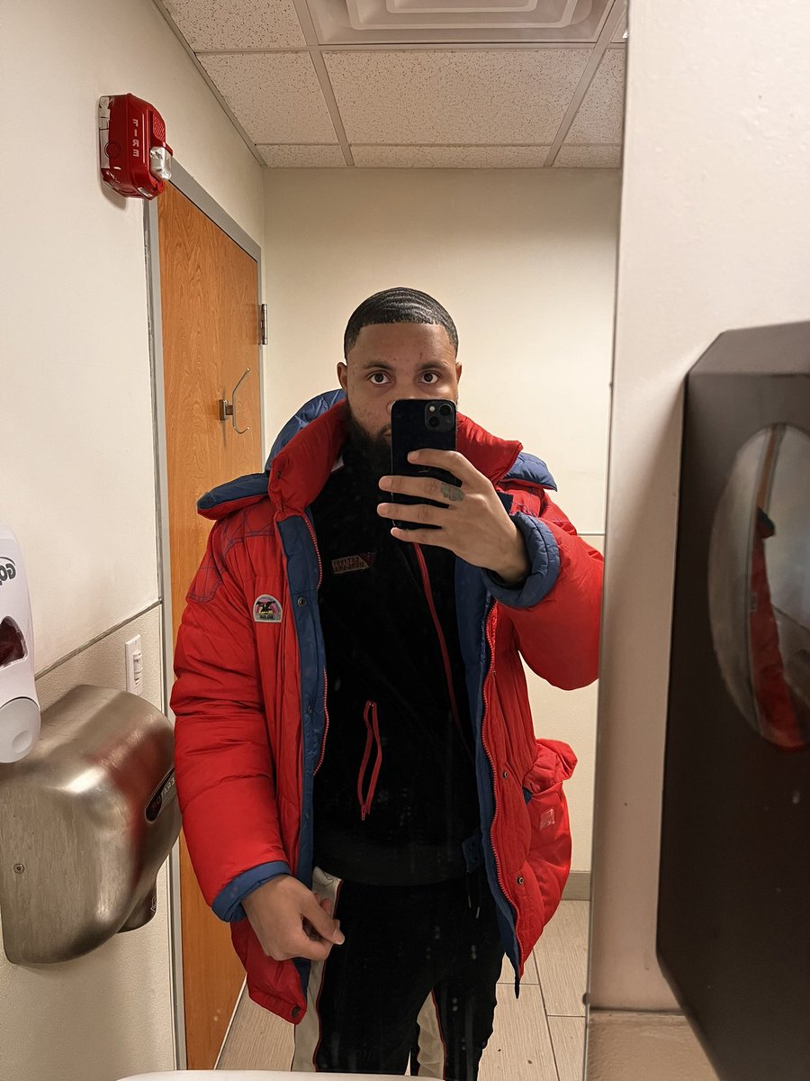 pilot_models's tweet image. I just posted so ladies can see what I look like