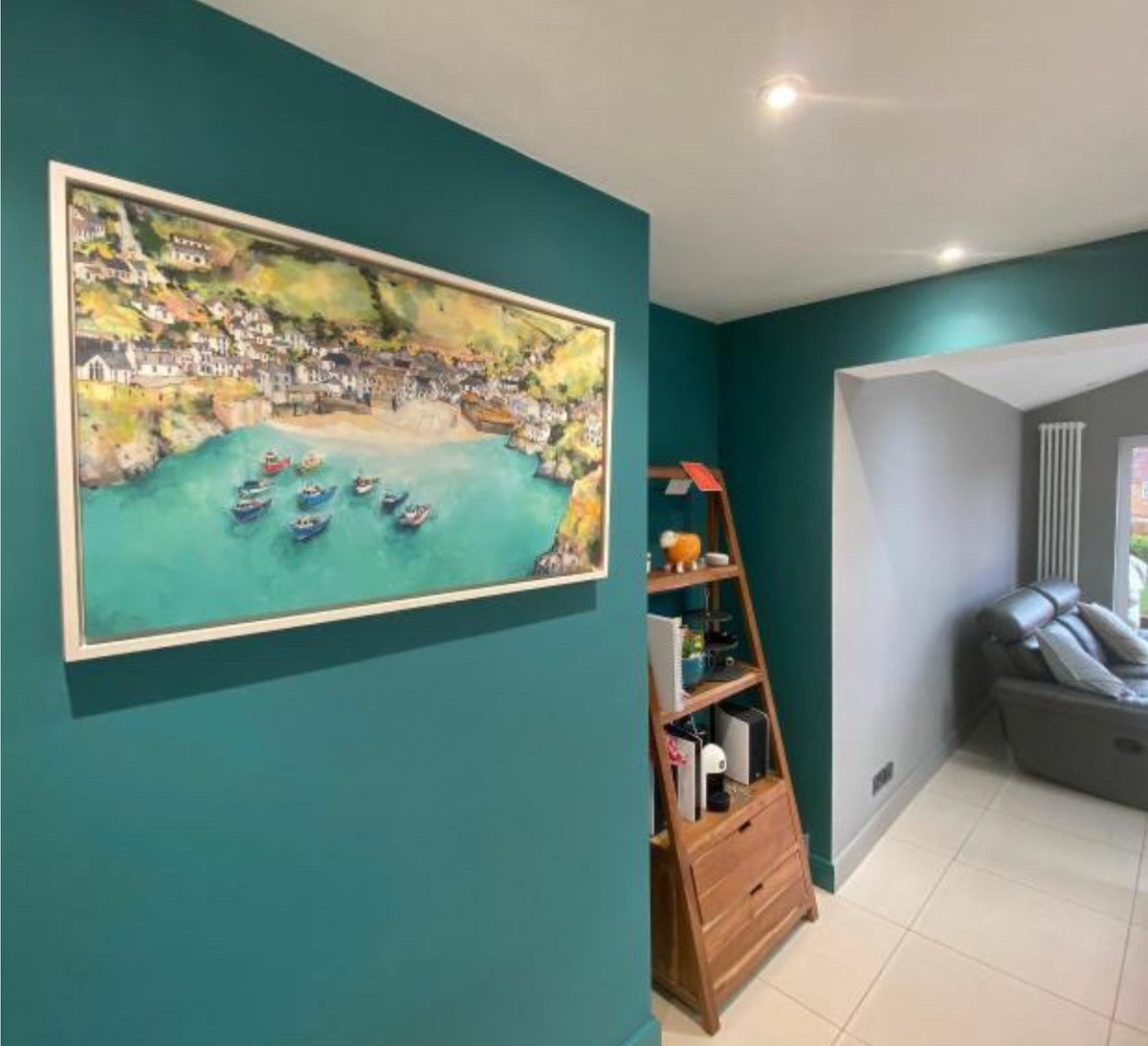 CliffsideKatie's tweet image. Great customer photo of my 'Port Isaac' Stretched Canvas hanging in their home. Perfect sea view! #canvas #painting #homedecorideas  #interior