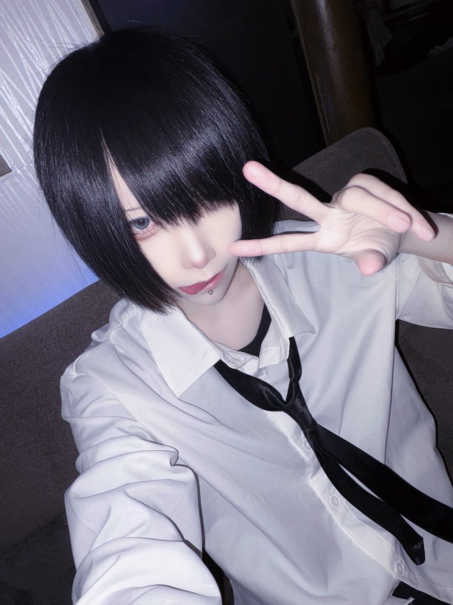 4hellv's tweet image. 地面めがけてピースしよう☆