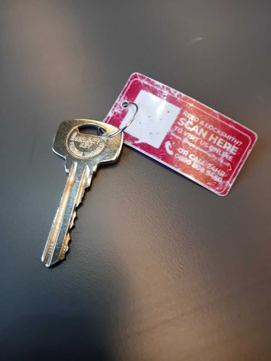 RayRaySoundBite's tweet photo. @GNRailUK good morning I found a key on the 09.23 CMB to Kings lynn carriage 61218. I will hand in to Ely station @greateranglia https://t.co/rtvdV6sMGV