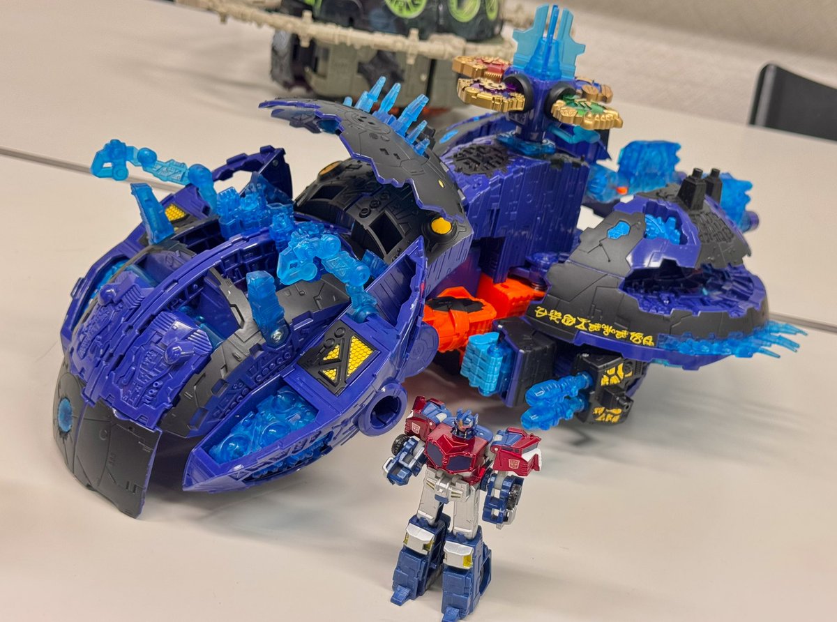 トランスフォーマー　プライマス（サイバトロン星 サイバトロン星 バトルステーションモード トイザらス限定のこちらは