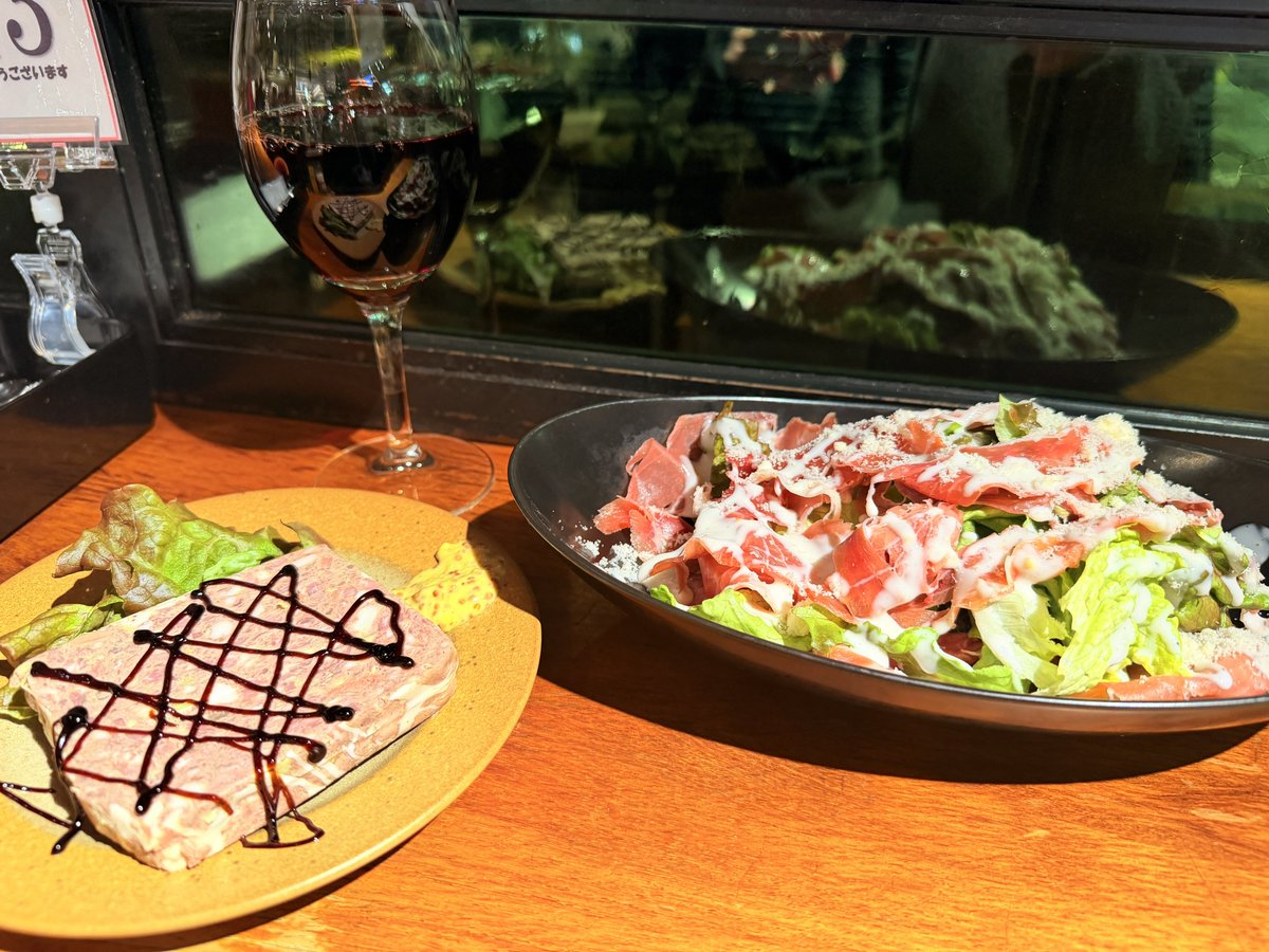 明日からちょっとだけフィリピンです🇵🇭
そんなんで今日の晩ご飯。コロッケ蕎麦と迷った笑