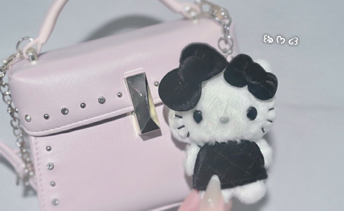 新作キルトシリーズのキティちゃんつけたらかわいくてお気に入り🎀໒꒱₊