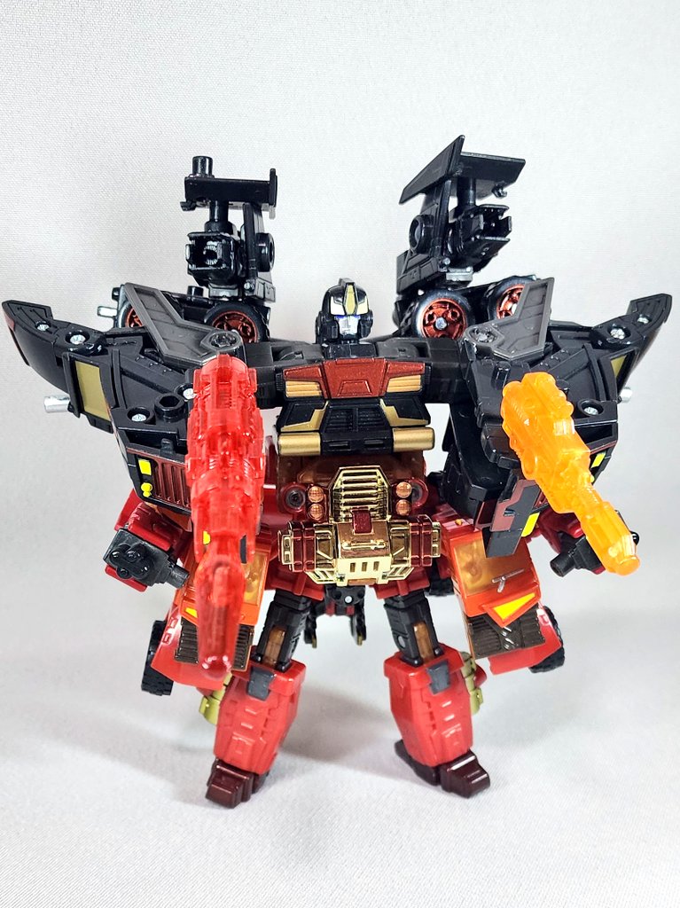 dmsr_tf's tweet photo. スーパーリンク ブラックロディマスコンボイ！！

#トランスフォーマー https://t.co/IhGRpUh3TK