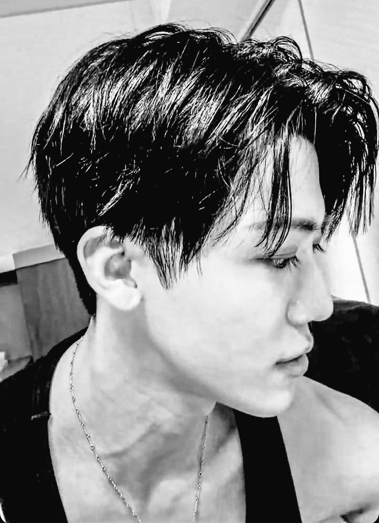ajaem's tweet image. “his side profile is hotter than your ex.” they said.