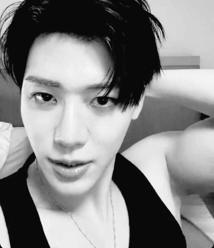 ajaem's tweet image. after take a bath, hot-8900.