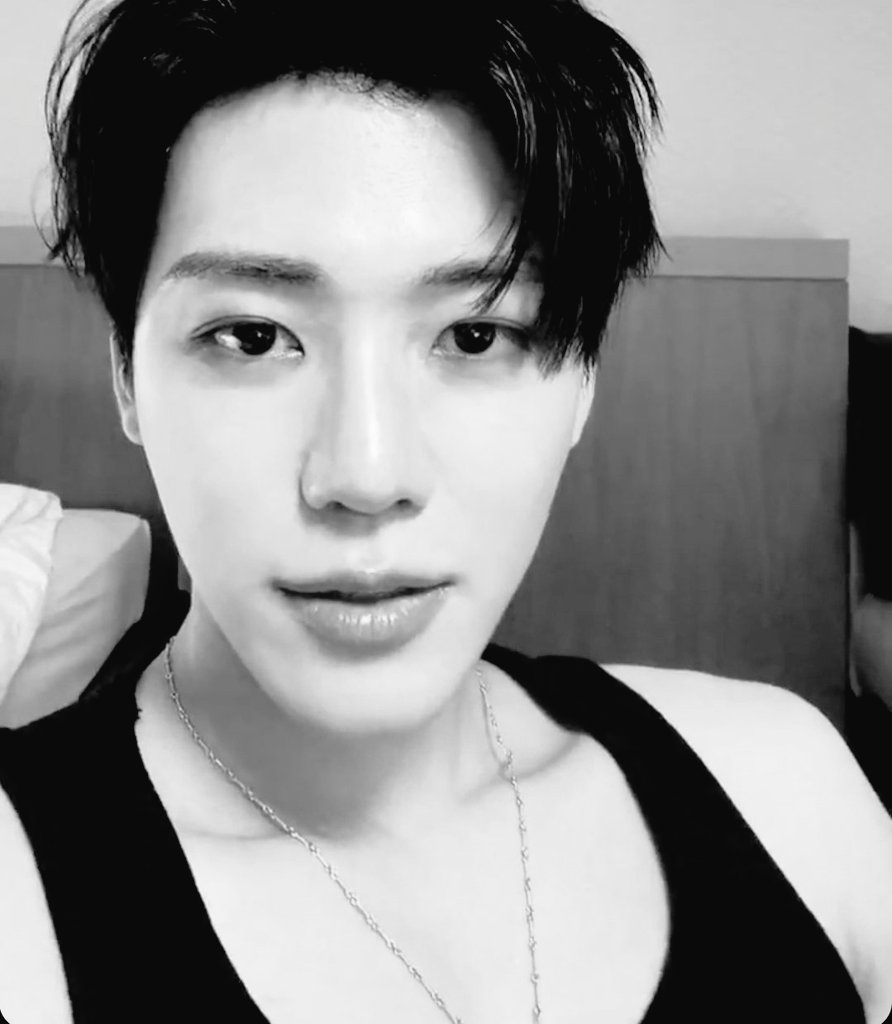 ajaem's tweet image. after take a bath, hot-8900.