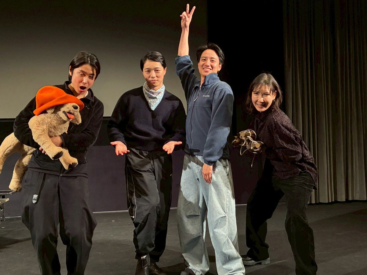 dai7sedaizikken's tweet photo. シェイクスピア講座番外編
『#ヴェローナの二紳士』
✍️勉強会&amp;リーディング📖

無事終演致しました🙏
ご来場頂いた皆様、
ありがとうございました！！

また会うで日まで！
アリヴェデルチ〜👋
🐕🎩💍💌👸

講師：#松岡和子
キャスト:
#内田健司 
#周本絵梨香 
#串田十二夜 
#藤原季節 https://t.co/jwUdRjo2Ko