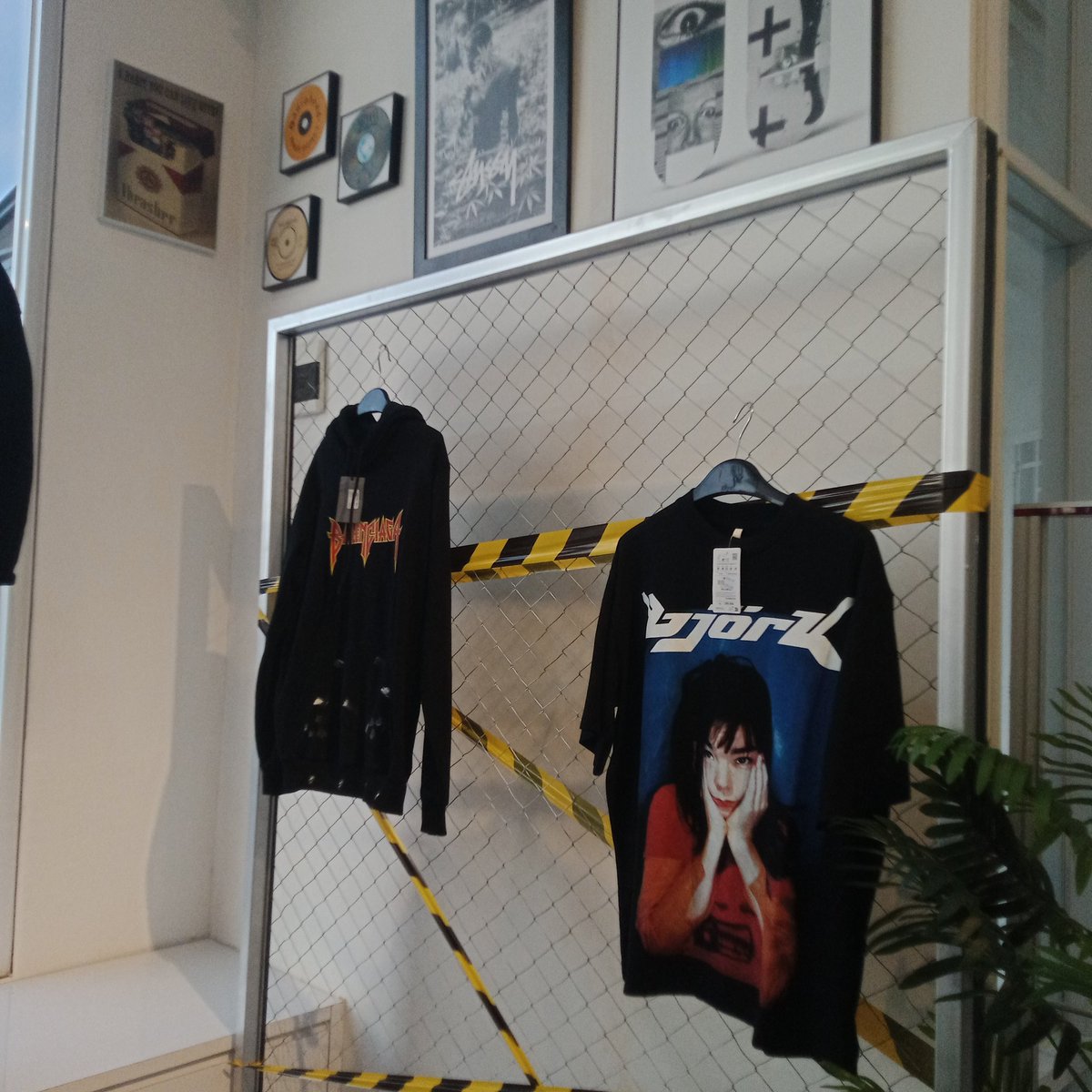 pvantec's tweet image. nyeblak