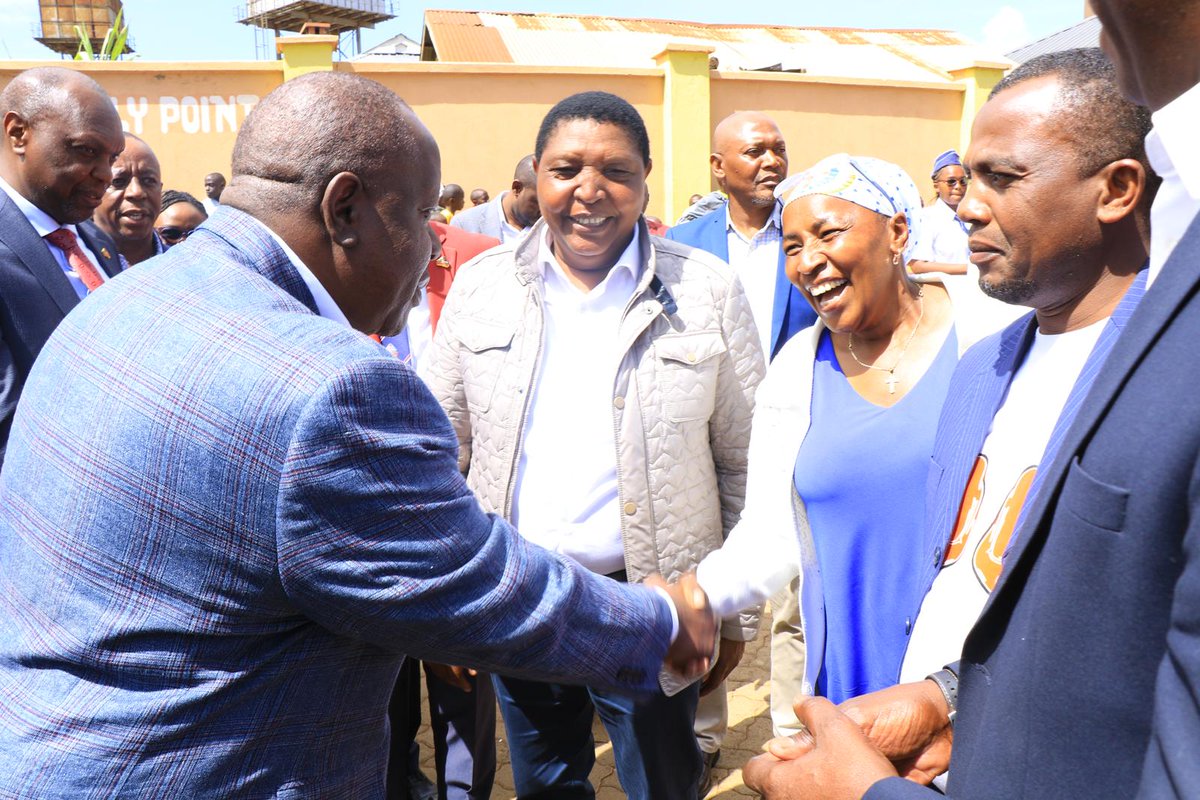 RealMatiangi's tweet image. This morning, I worshipped with faithful congregants at PCEA Muguga Parish in Kiambu County during the PCMF Commissioning Service. I was joined by our Jubilee Party Secretary General Jeremiah Kioni, Senator Richard Onyonka, and other leaders as we stood with the church in prayer…