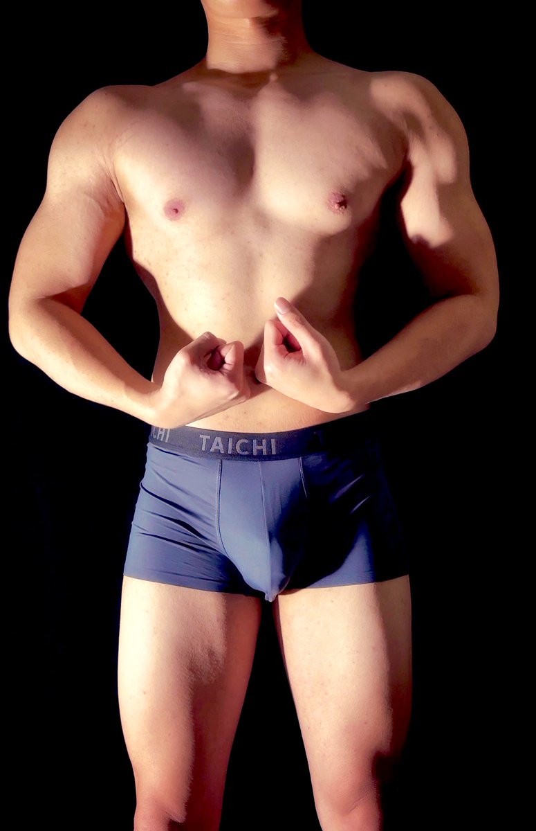 最近真的好喜歡被意淫哦～～
每次被意淫的時候都會很硬
在上班，想要偷硬的那種緊張感🥵
讓我有機會偷拍照片
#學生 #轉推按讚 #私訊傳照片