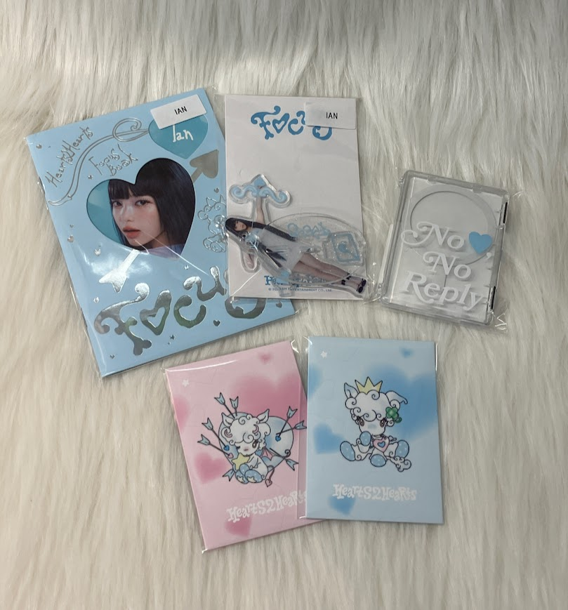 Hearts2Heartsさんの The 1st Mini Album『FOCUS』 MD 絶賛販売中です