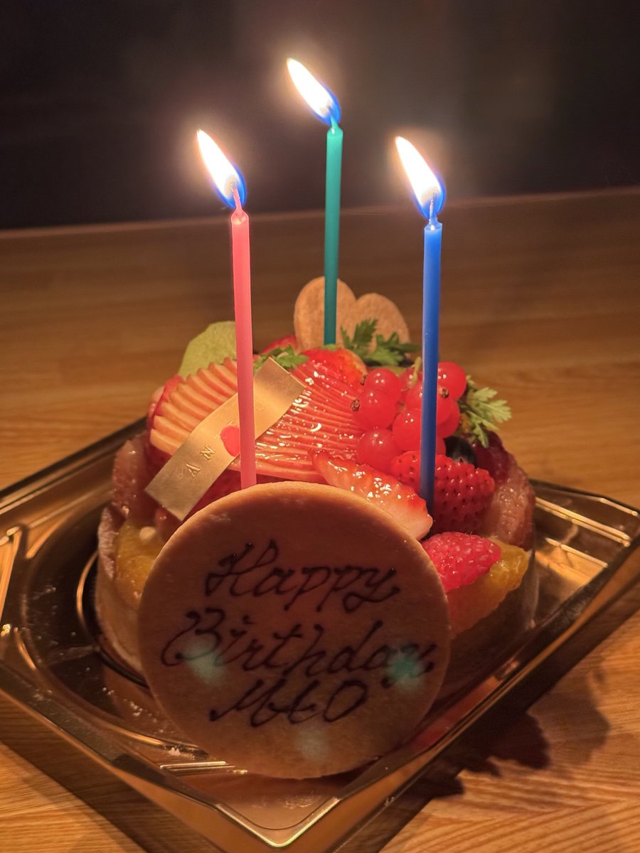 年を取るのが全く嬉しくないお年頃になりましたが、「来年は33を聴きながら誕生日を迎える」という目標ができたので厄年にも負けず頑張って生きるぞ〜！！！！！今年もたくさんBTOBとmelodyに会えますように🩵