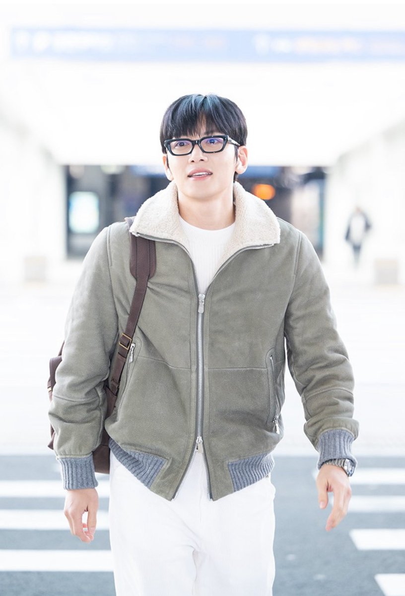 チャン君〜空港✈️ファッション✨️ この👓と髪型好き