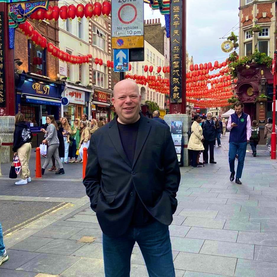 📸 #MrDanielMatthews working in #LeicesterSquare / #Chinatown in #London.