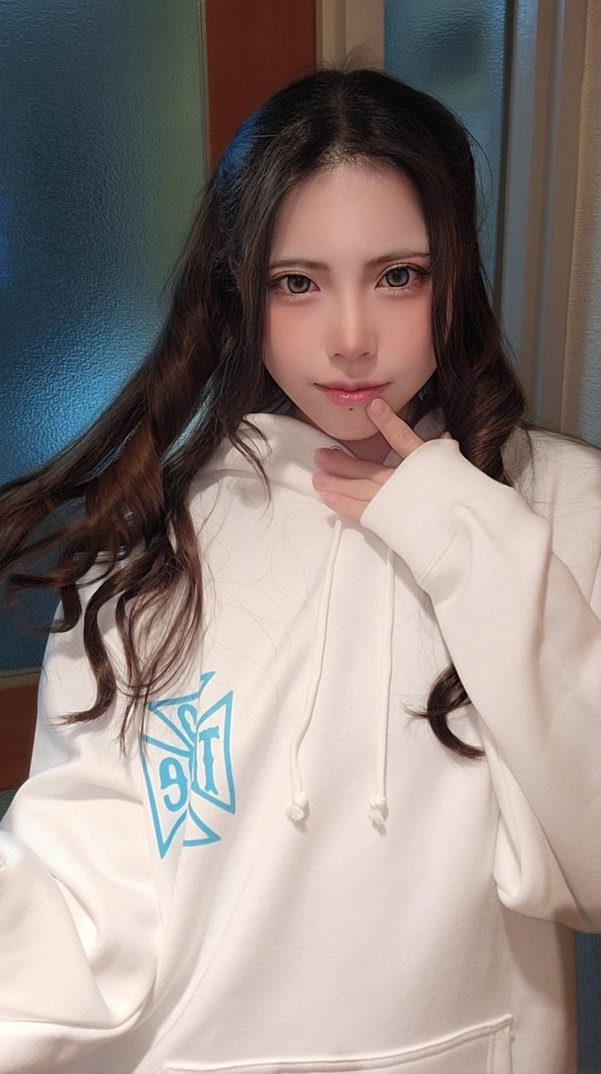 haintyanbikkuri's tweet image. この度 鉢音ちゃんねるの新作アパレルを着用させて頂きましてYYY💚
新作パーカーもかっこかわちい！！！
裏起毛だけど着心地がモタつかないところがお気に入り
154cmのハイネちゃんはLサイズ着用でつ参考までに🫶

produced by @HachineChannel